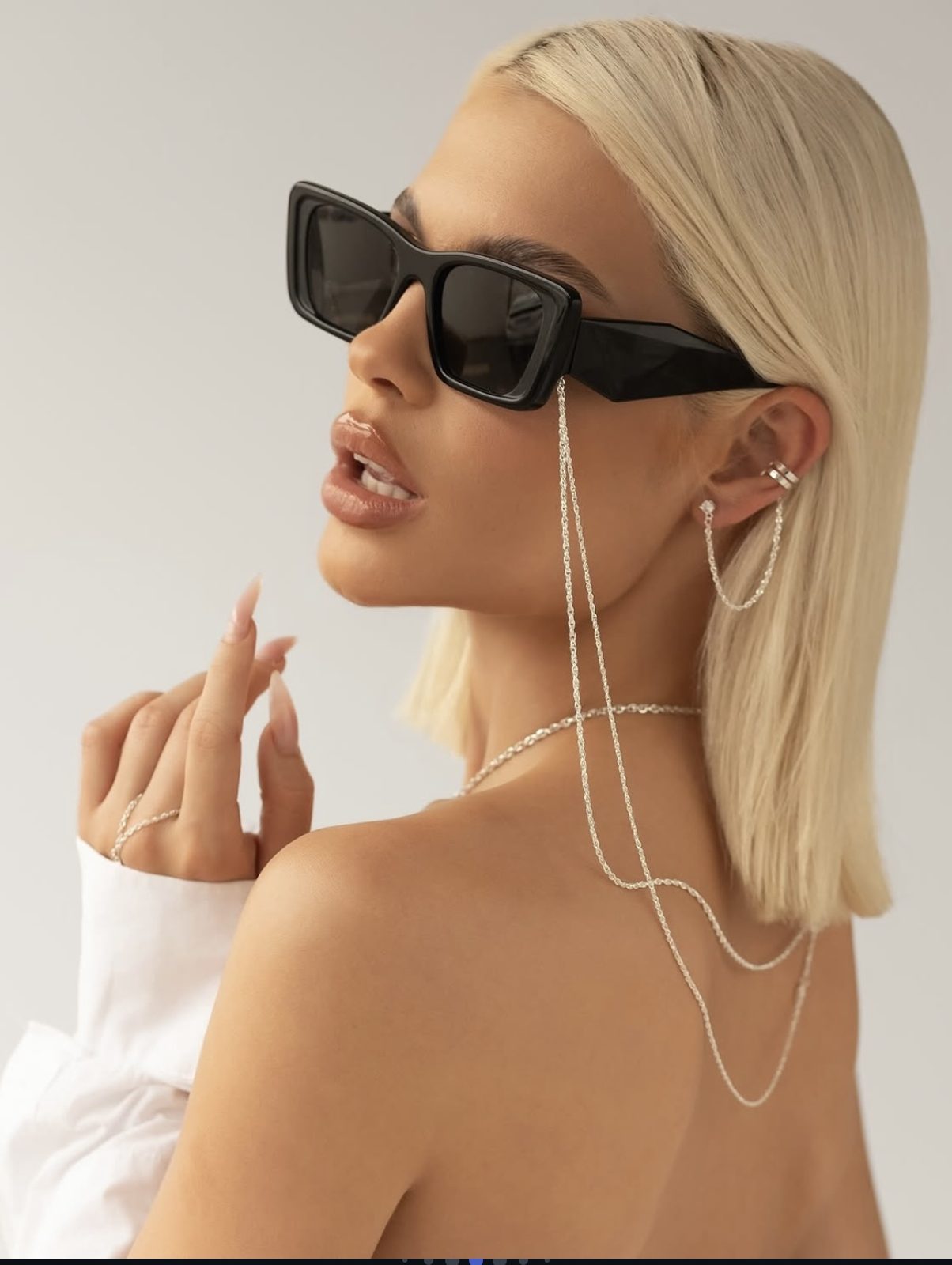 ANNA — look 16